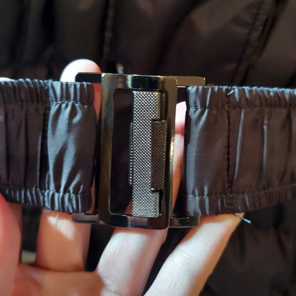 Rabbit fur collar waterfowl feather puffer- removable collar/belt by Via Spiga - Picture 12 of 16